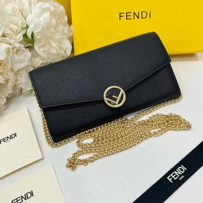 FENDI

Best quality 
with box

95 dhs🇦🇪🇦🇪

size 22CM

Zain290
♥️♥️♥️
