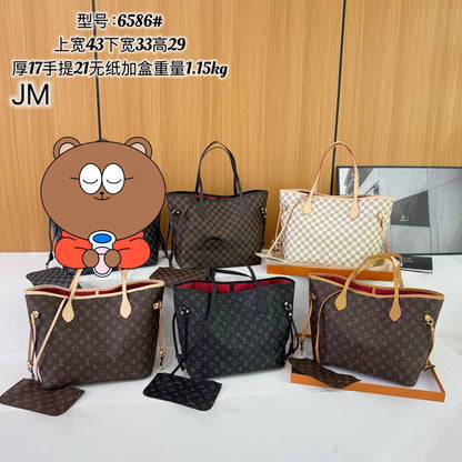 LV

90 dhs💓

43*33*29

with  box
🎁🎁🎁

Zain07
♥️♥️♥️