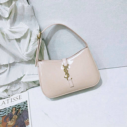 YSL 

NEW CAME GOOD QUALITY 

WITH BOX 🎁🎁🎁

90 dhs👑

Zain39