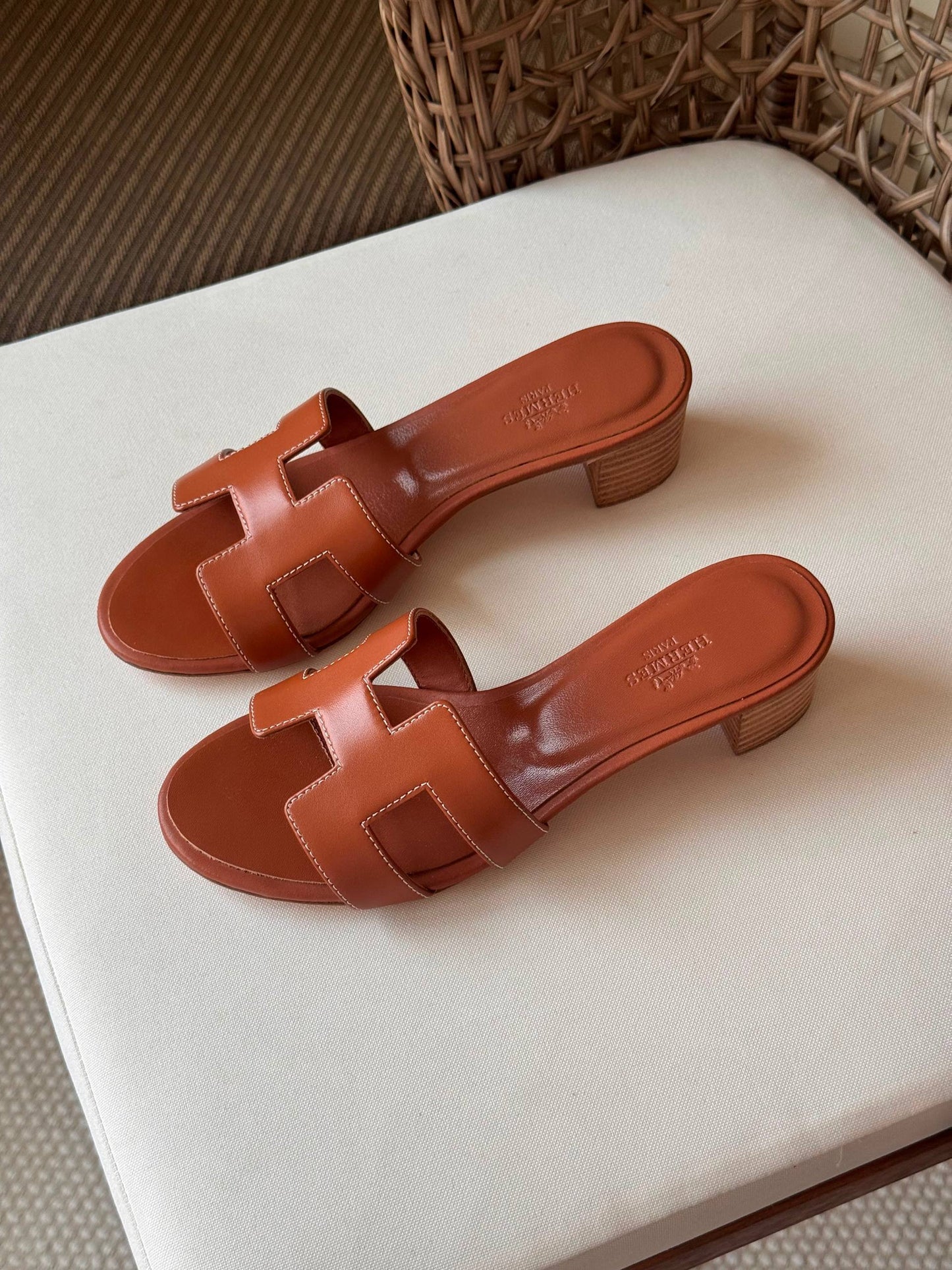 HERMES  
✨ Collection
👠 36–41
💎 Premium Quality
🔥 Super Master
450 dhs✅

Zain198
♥️♥️♥️