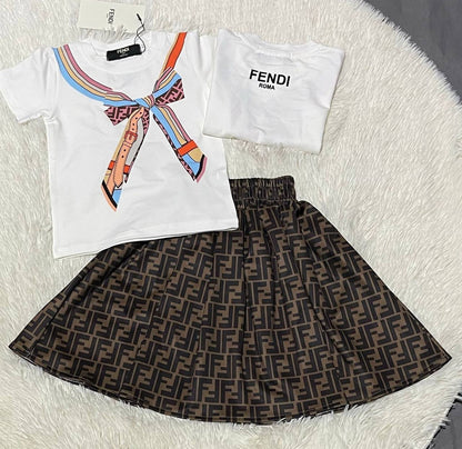 Fendi
1-12y 
140 dhs✅

Zain151
♥️♥️♥️