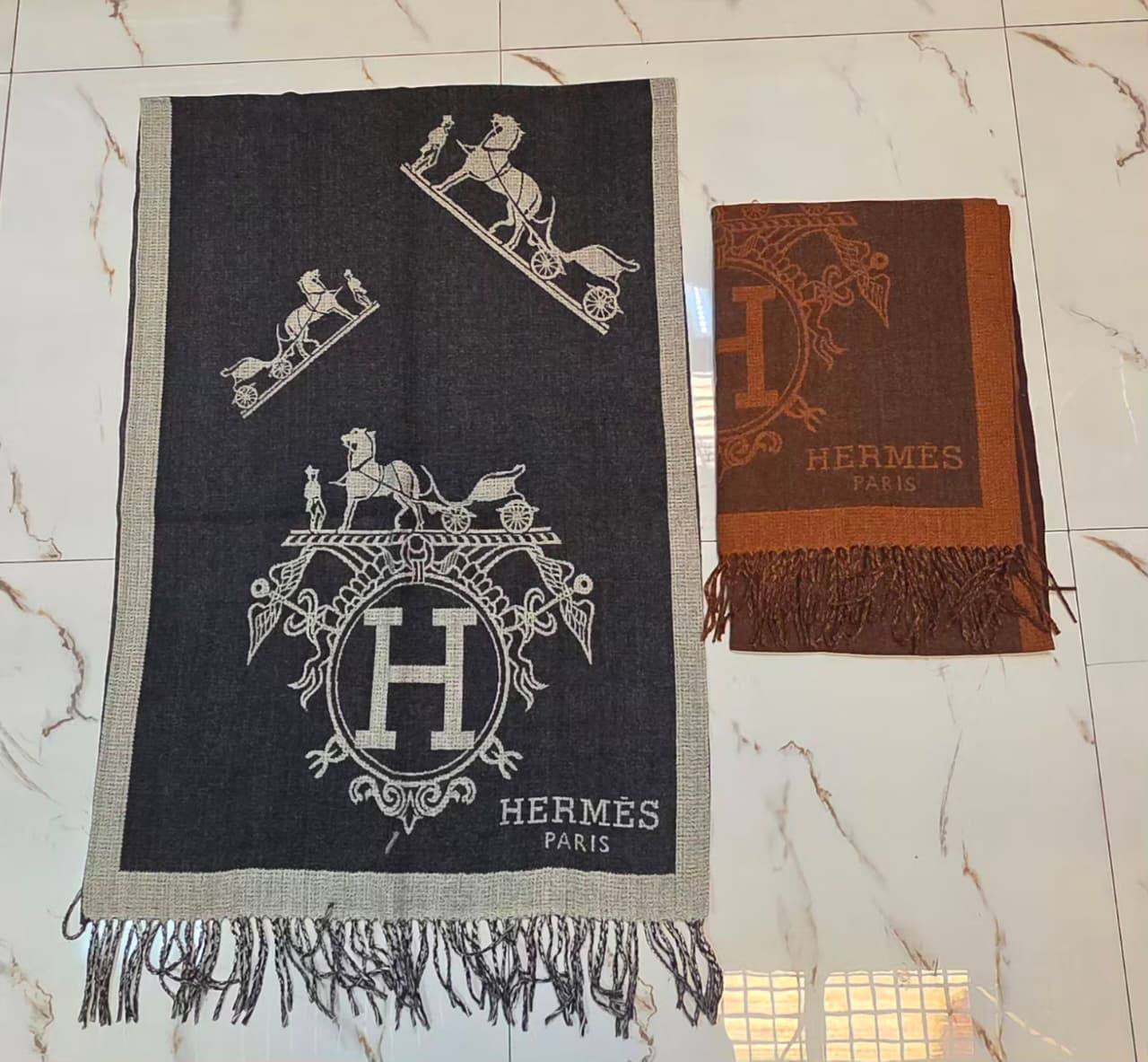 Scarf
40 dhs✅

Zain232
♥️♥️♥️