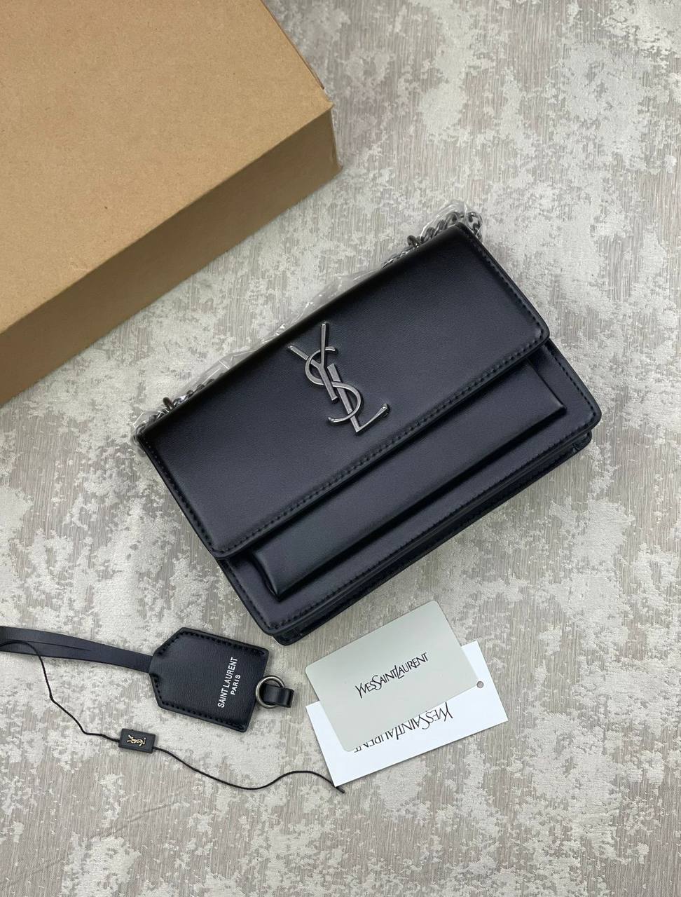 YSL
160 dhs✅

With box
🎁🎁🎁

Zain175
♥️♥️♥️