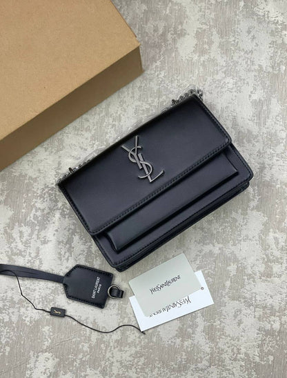 YSL
160 dhs✅

With box
🎁🎁🎁

Zain175
♥️♥️♥️