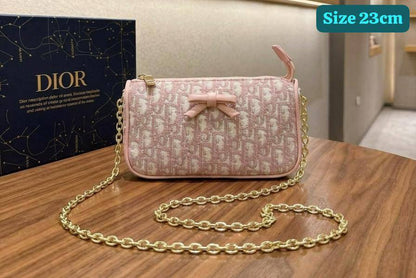 Dior
Best quality

With box’s
🎁🎁🎁

120 dhs💓
size 25cm

Zain158
♥️♥️♥️