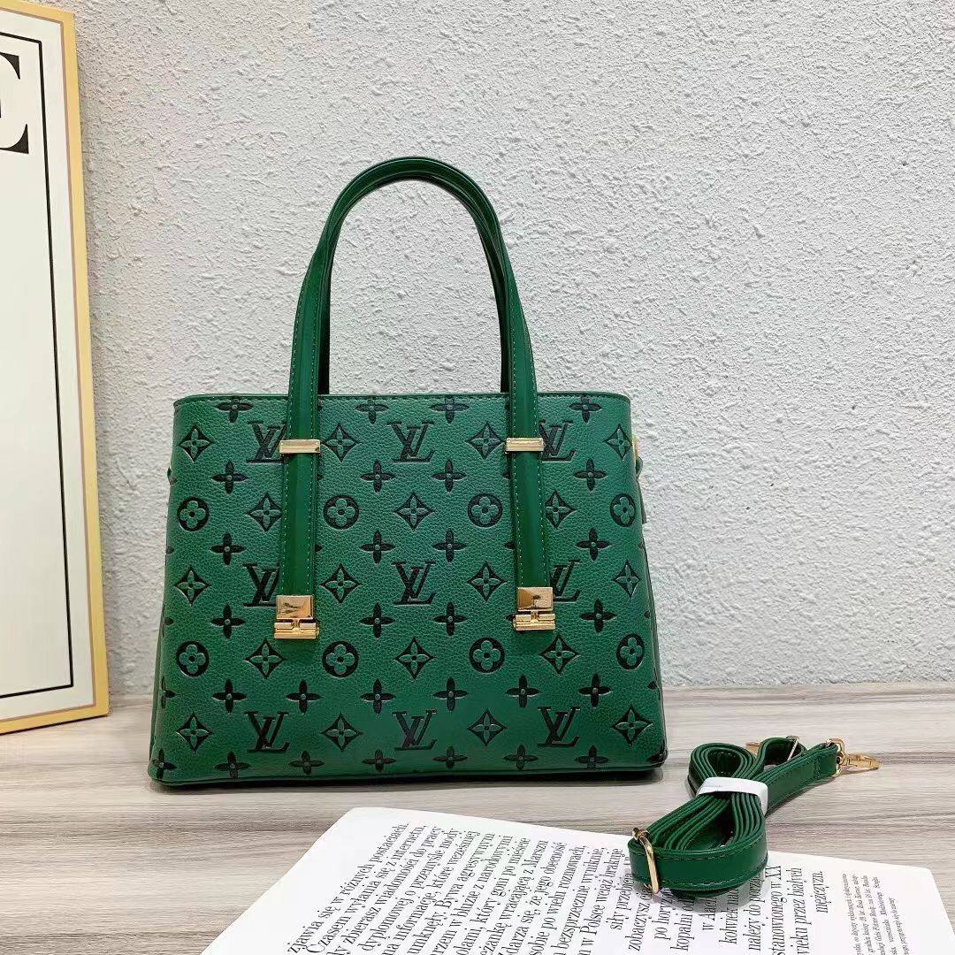 LV
Good Quality 
95 dhs🇦🇪

Zain250
♥️♥️♥️