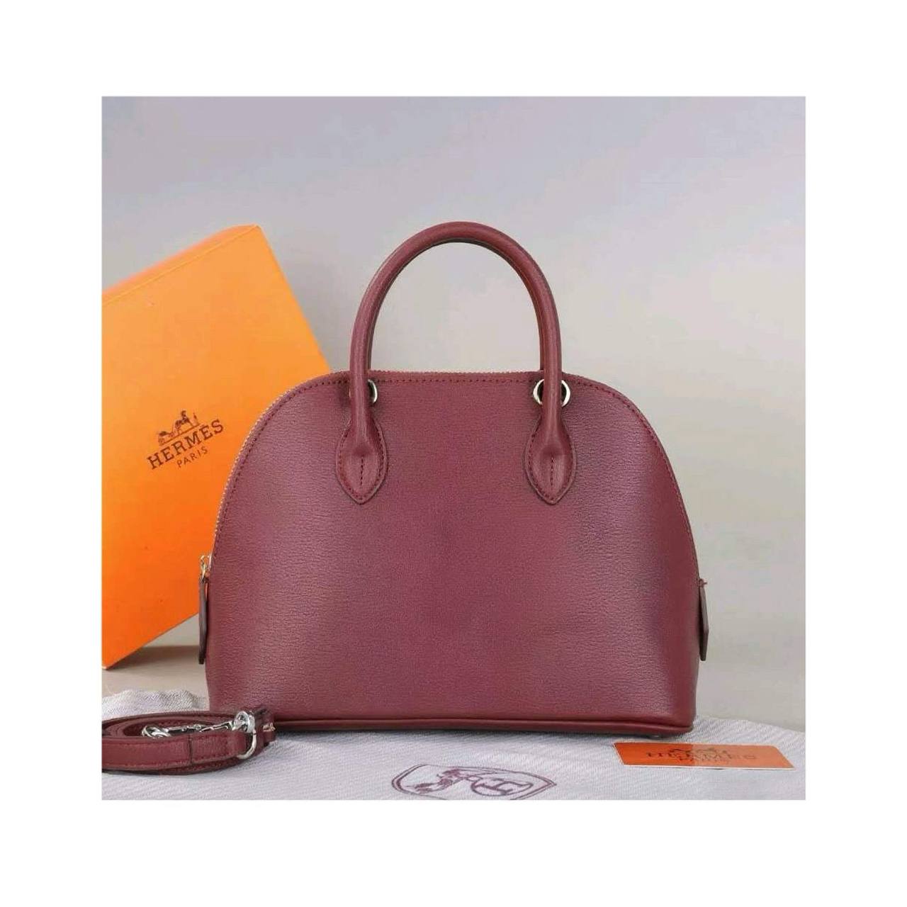 HERMES 
NEW CAME BIG SIZE GOOD QUALITY *

WITH BOX 
🎁🎁🎁

110 dhs🪙🌨️

Zain39
♥️♥️♥️