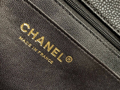 CHANEL 
GOOD QUALITY 

WITH BOX
🎁🎁🎁

100 dhs✅
Size:22cm

Zain39
♥️♥️♥️
