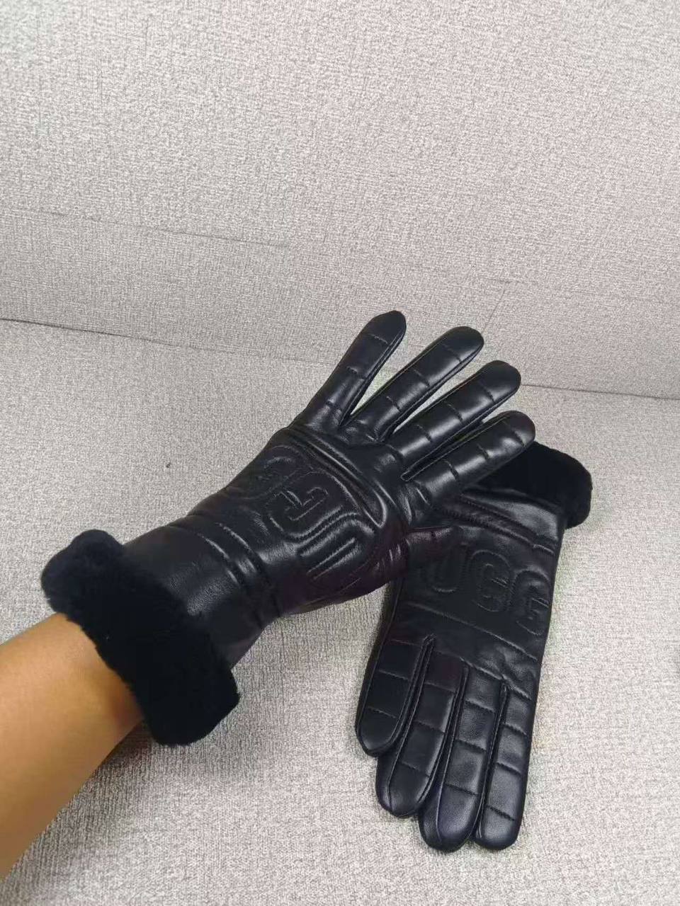 Gloves
Available new collection 😍😍😍 
250 dhs🪙

Zain262
♥️♥️♥️