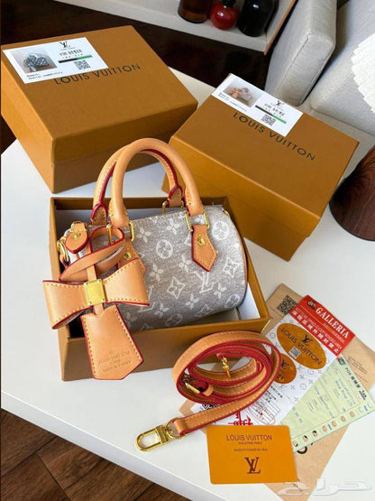 LV
95 dhs✅ 
Good quality 
with box 21cm

Zain26
♥️♥️♥️