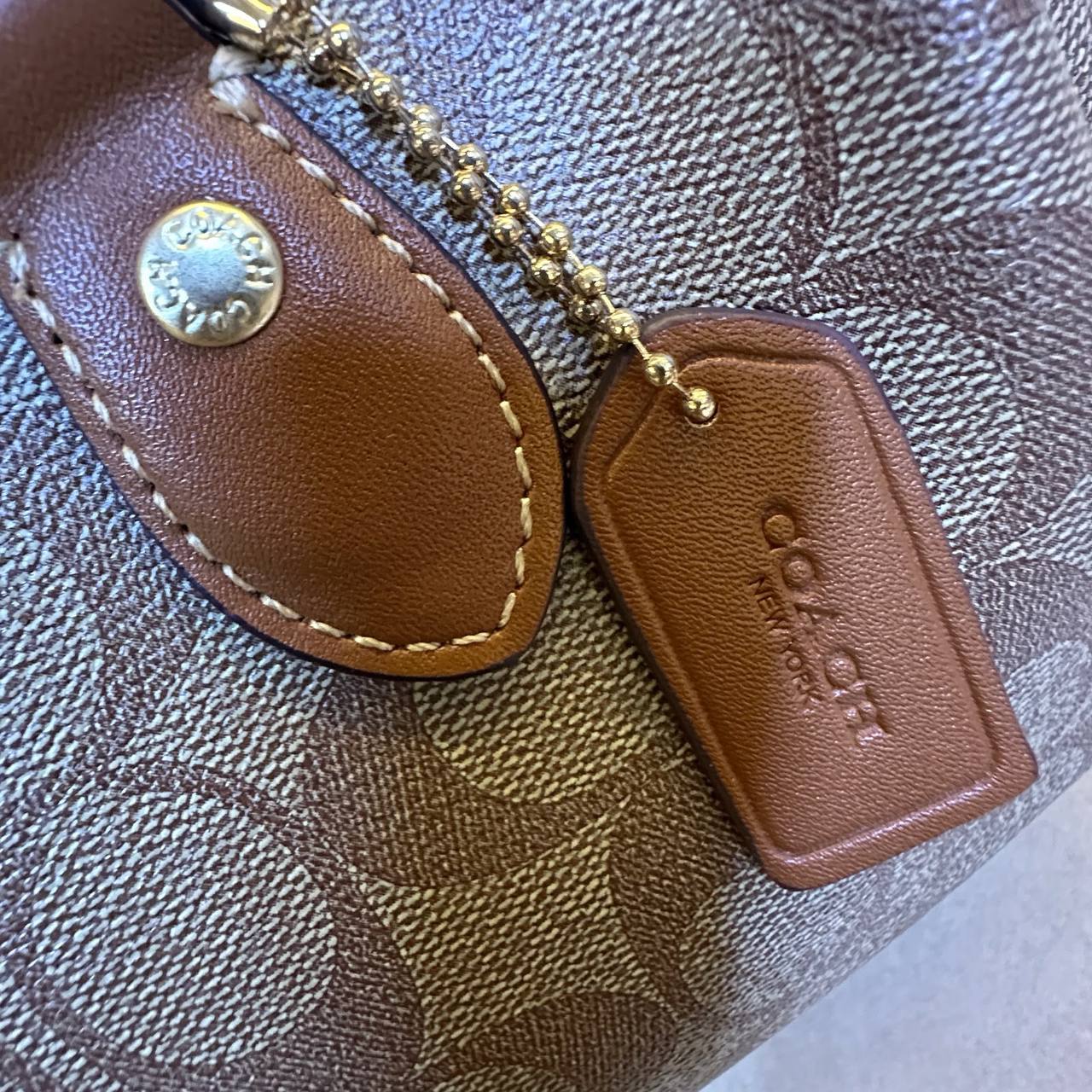 COACH 
HIGH QUALITY 
WITH BOX 
120 dhs💓
25cm

Zain39
♥️♥️♥️