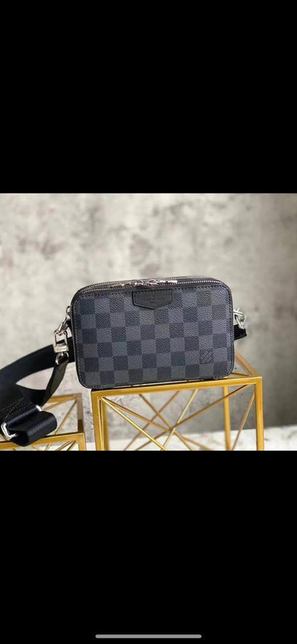 Men's Crossbody 
190 dhs🪙
master

Zain33
♥️♥️♥️