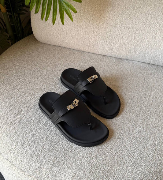 HERMES 
SuperMaster Quality 💯
450 dhs🇦🇪🇦🇪
Size: 36-41 💥

Zain171
♥️♥️♥️