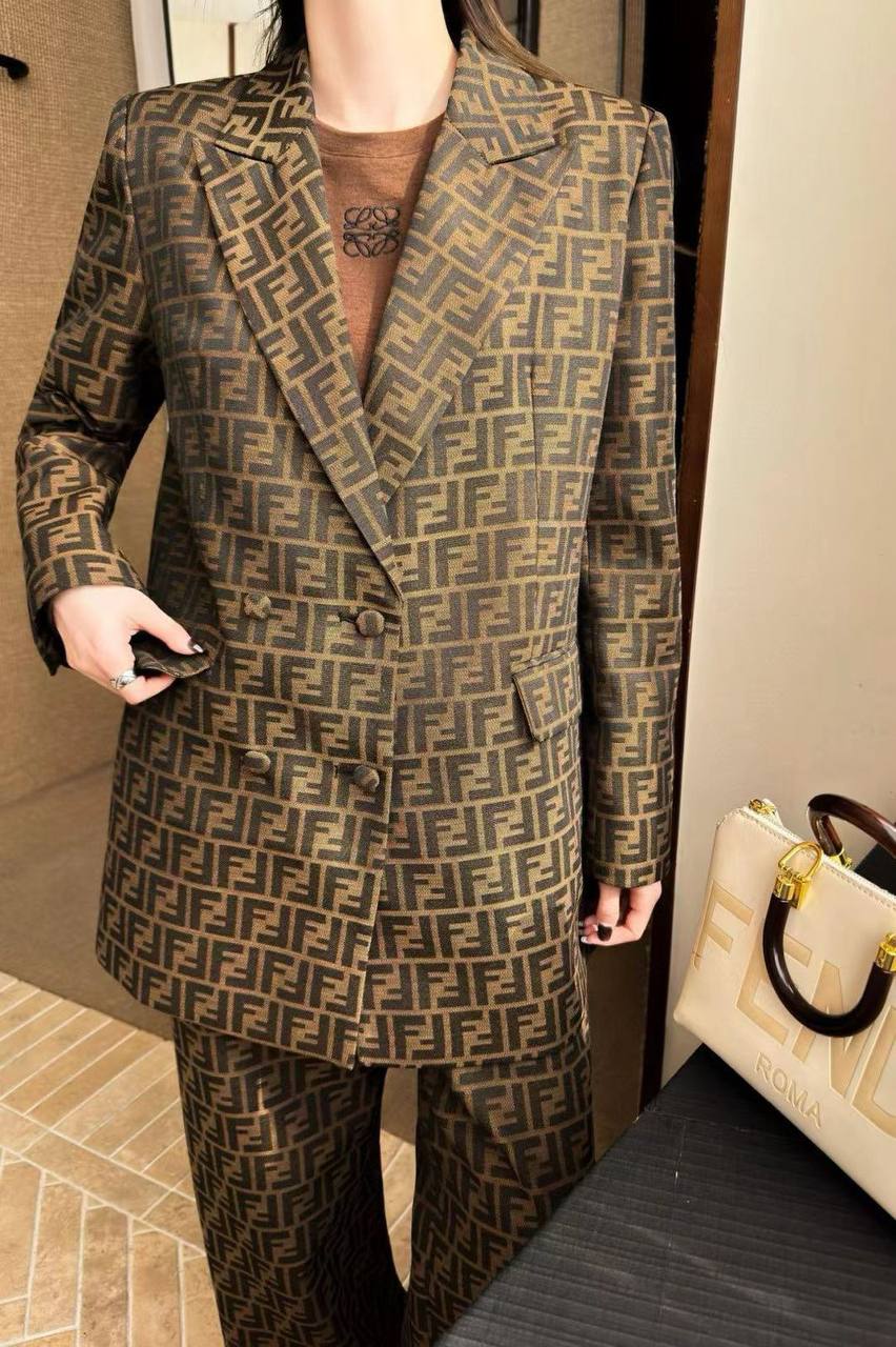 *New collections  
230 dhs🪙🌨️
*good  quality  
*Sizes:S M L xl
*AVAILABLE NOW*♥️❤️💝💝

Zain231
♥️♥️♥️