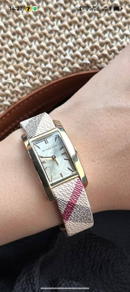 Burberry Master
380 dhs✅

Zain108
♥️♥️♥️
