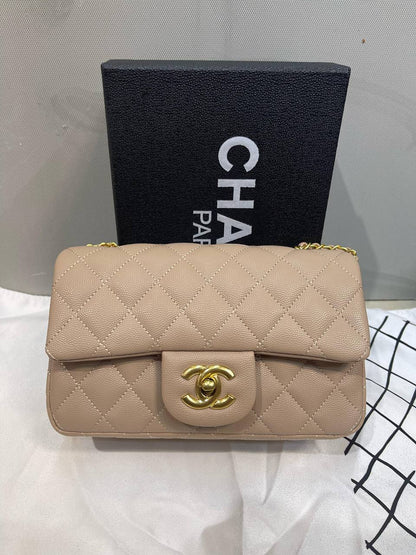 Chanel
Caviar classic
with box 
🎁🎁🎁

100 dhs🪙🌨️

Zain136
♥️♥️♥️