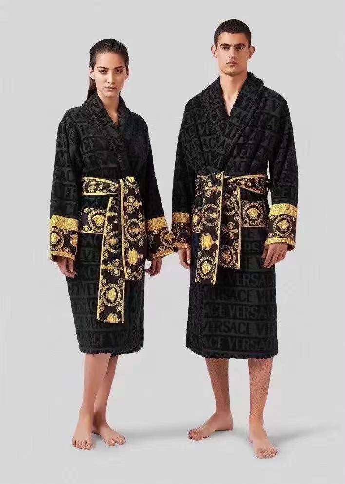 *New collections*                                                VERSACE BATHROBE

Super Master quality

Sizes:FREE SIZE

700 dhs🇦🇪🇦🇪🇦🇪

Zain308
♥️♥️♥️