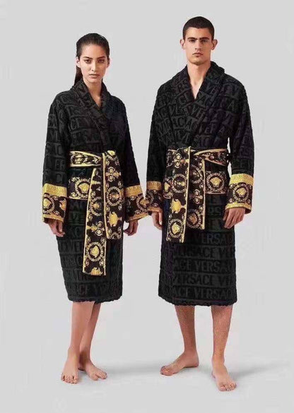 *New collections*                                                VERSACE BATHROBE

Super Master quality

Sizes:FREE SIZE

700 dhs🇦🇪🇦🇪🇦🇪

Zain308
♥️♥️♥️