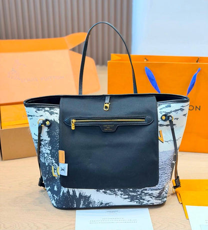 LOUIS VUITTON 

NEVERFULL 

NEW DESIGN 

MASTER QUALITY 

210 DHS🇦🇪🇦🇪🇦🇪
Zain295
♥️♥️♥️