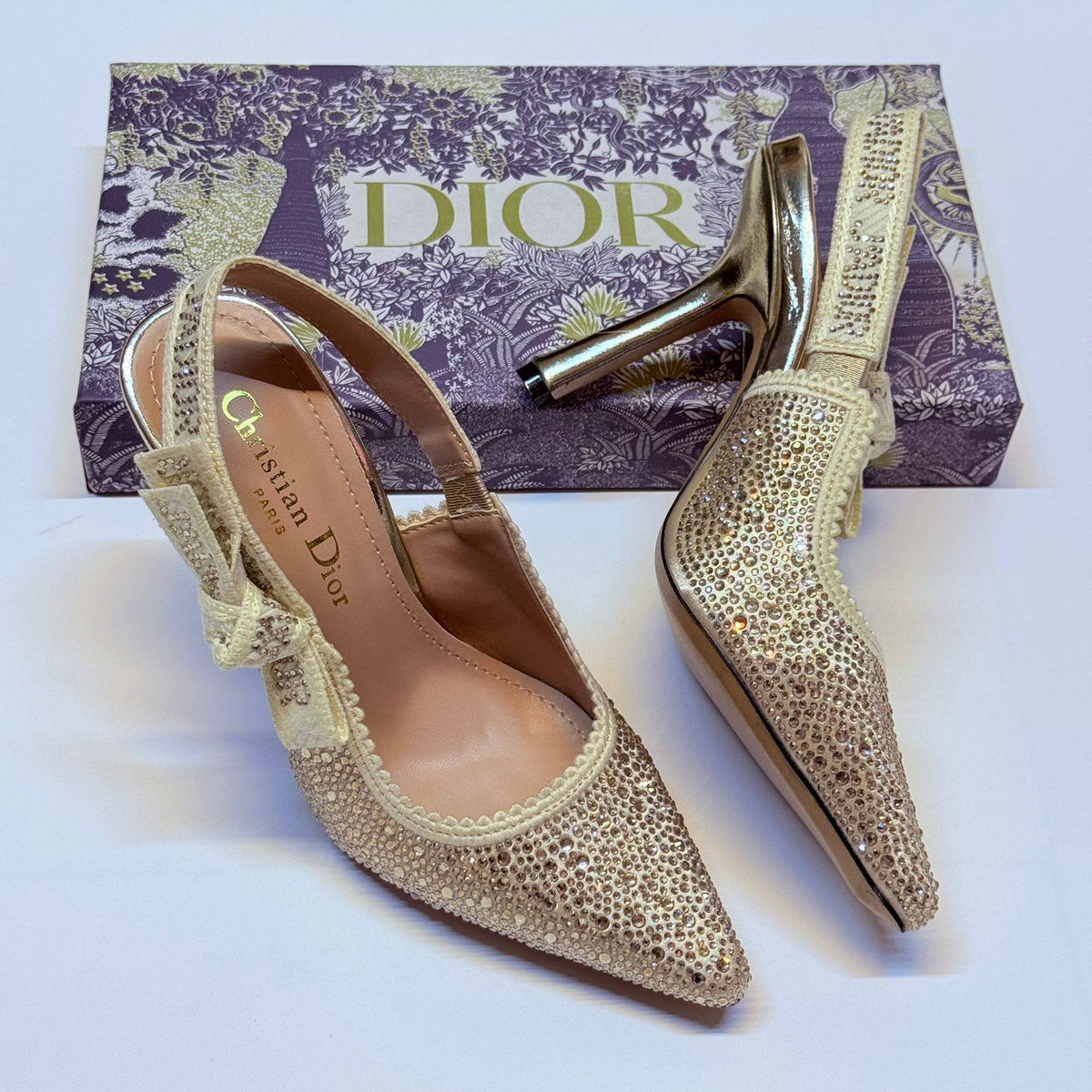 New Coming 

Dior Lady Heel👠
115 dhs🇦🇪

Size:36-41

Withbox & paper Bag🛍️

Zain40
♥️♥️♥️