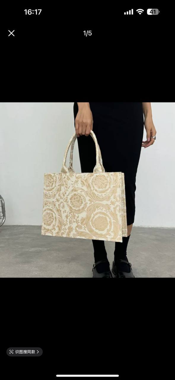 VERSACE  
NEW DESIGN GOOD QUALITY 
105 dhs🪙🌨️

Zain39
♥️♥️♥️