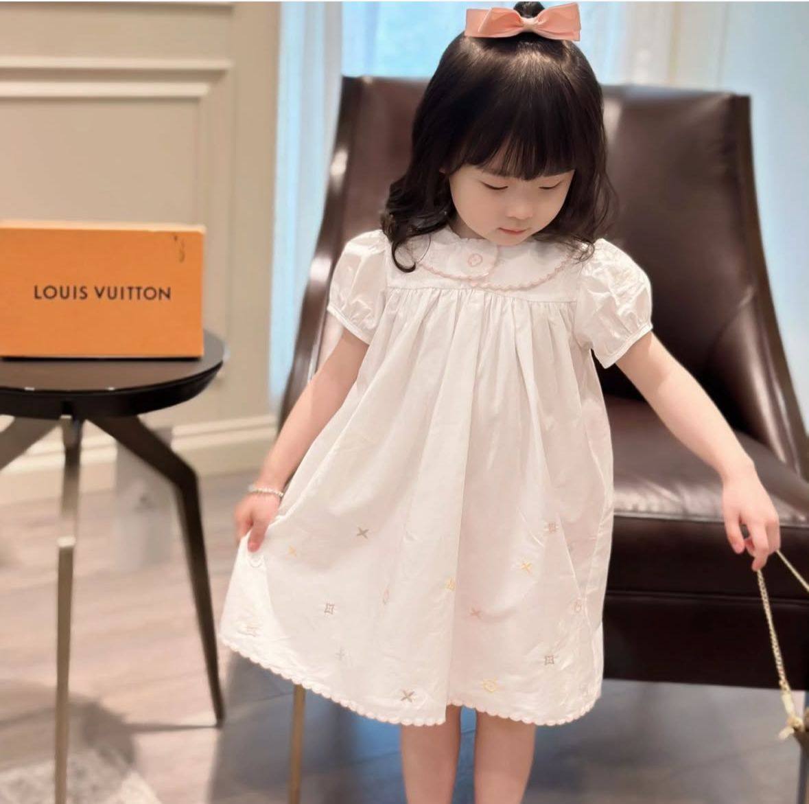 New 💕💕
6m-3y 130 dhs🪙🖤
4-10y 140 dhs🪙🖤

Zain151
♥️♥️♥️