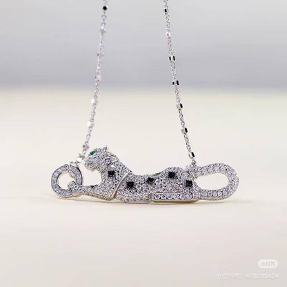 cartier🦋*
Necklace ❤️‍🔥
Earring❣️
Master quality 💯

With normal boxes 📦 
85 dhs🪙💚

With master box 🗃️ 
130 dhs🪙💚

Zain216
♥️♥️♥️