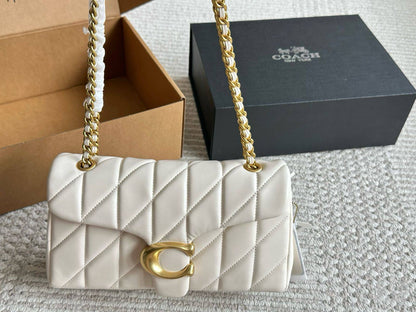 COACH 
NEW CAME GOOD QUALITY 
WITH BOX 
🎁🎁🎁

115 dhs❣️
Size: 25 cm

Zain39
♥️♥️♥️