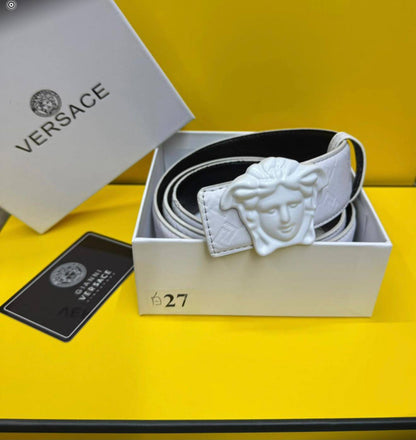 Men belt 
40 dhs🇦🇪🇦🇪

With box

Zain93
♥️♥️♥️
