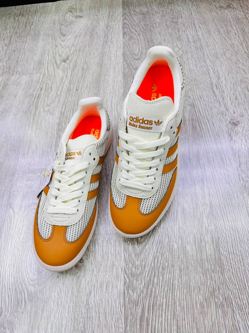 Adidas
Size 36-42 
90 dhs🇦🇪🇦🇪

Zain132
♥️♥️♥️