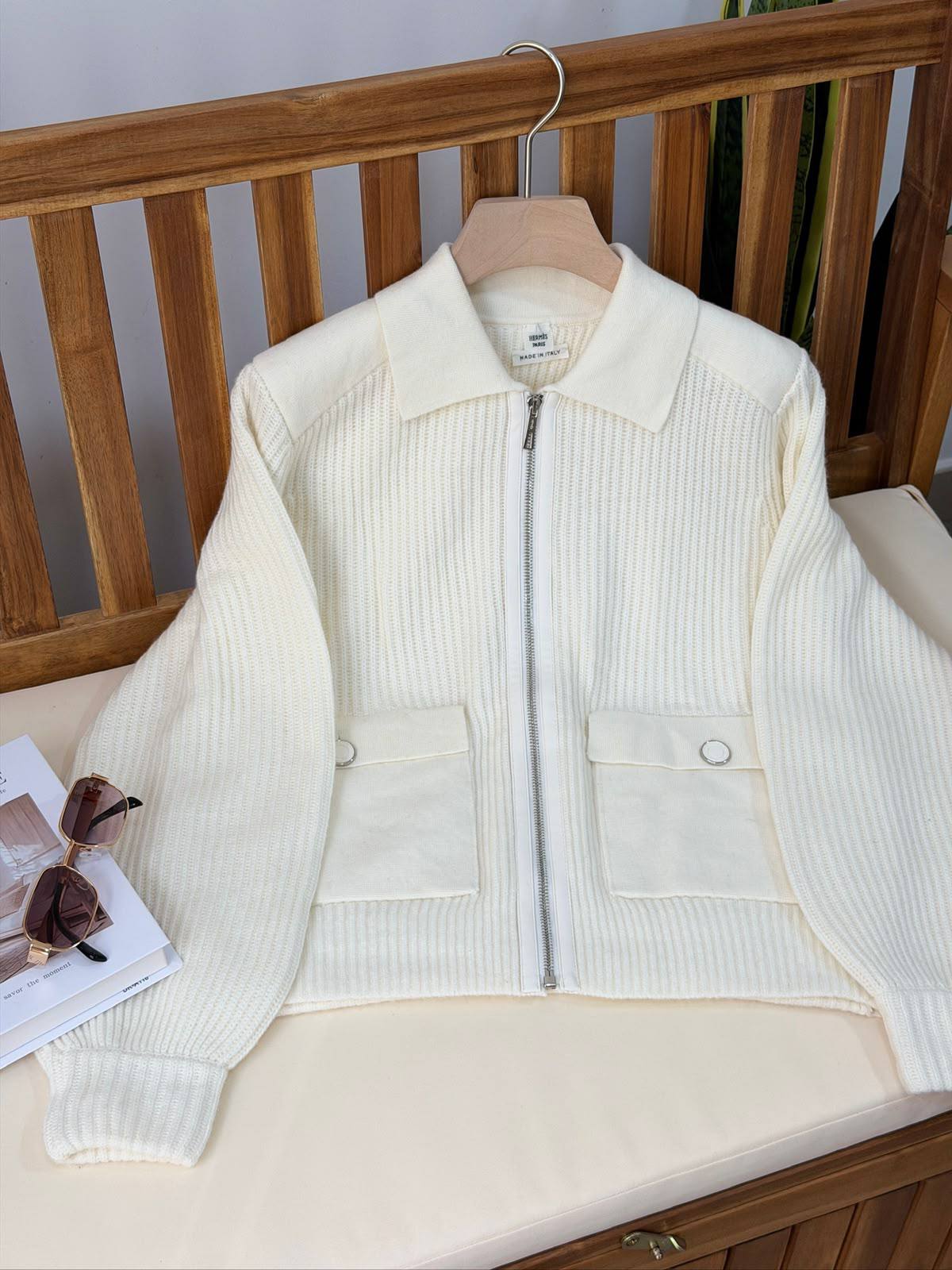 HERMES NEW 

 VIP QUALITY 

 
Cashmere

Size : 36-38-40-42

950 dhs🇦🇪🇦🇪

Zain287
♥️♥️♥️