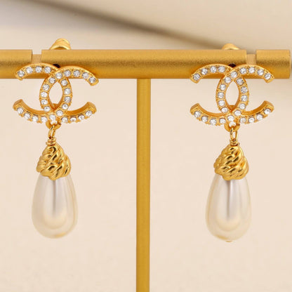 Chanel earrings
Master quality 

*60* AED normal box 📦

Zain48
♥️♥️♥️