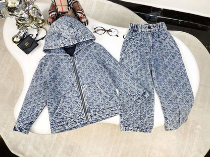 New collection{}
Brand : Dior 🔥
Super master quality 😍
Size:2/ 12years old
380 dhs🪙🌨️

Zain261
♥️♥️♥️