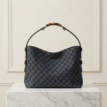 GUCCI Beatrix Hobo
Shoulder Totebag
Canvas, Denim, & Leather Material
Size: 35 cm
Without BOX

110 dhs🇦🇪🇦🇪

Zain239
♥️♥️♥️