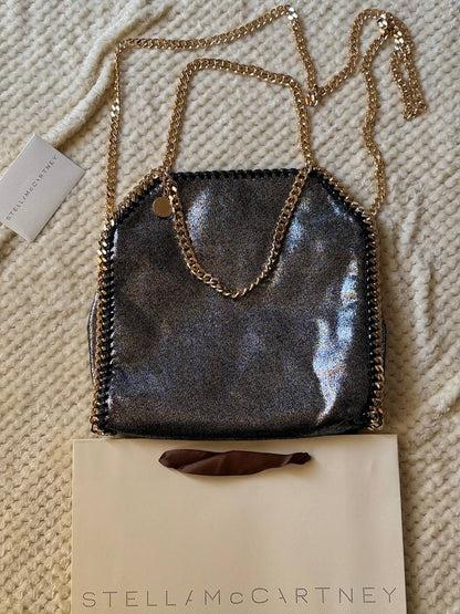 STELLA McCARTNEY
37cm
380 dhs🪙🌨️
Top quality

Zain167
♥️♥️♥️