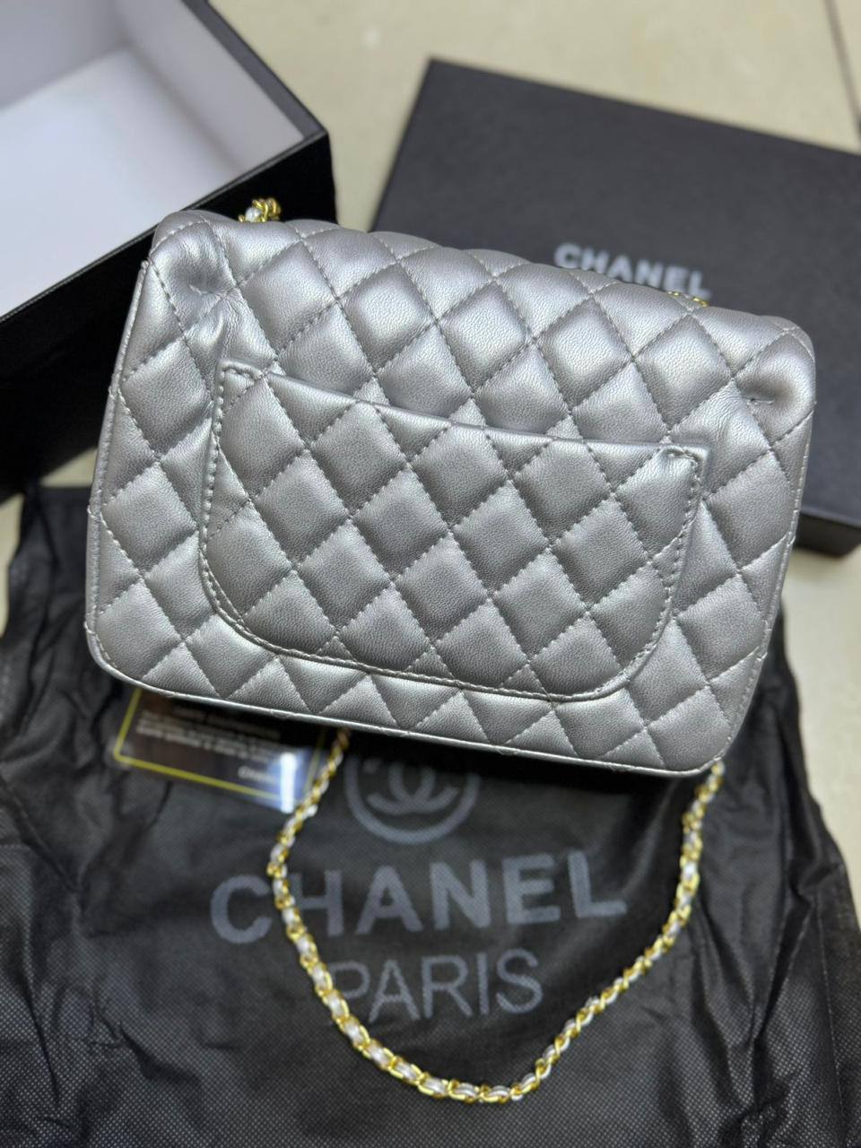 🌷 Chanel CF
1⃣️ First quality +🎁
Size : 22 * 16  cm
85 dhs👑
with box🎁

Zain115
♥️♥️♥️