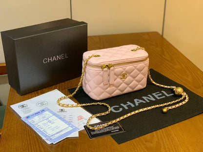 Chanel
good quality
withbox 
🎁🎁🎁

100 dhs🪙🖤

Zain143
♥️♥️♥️