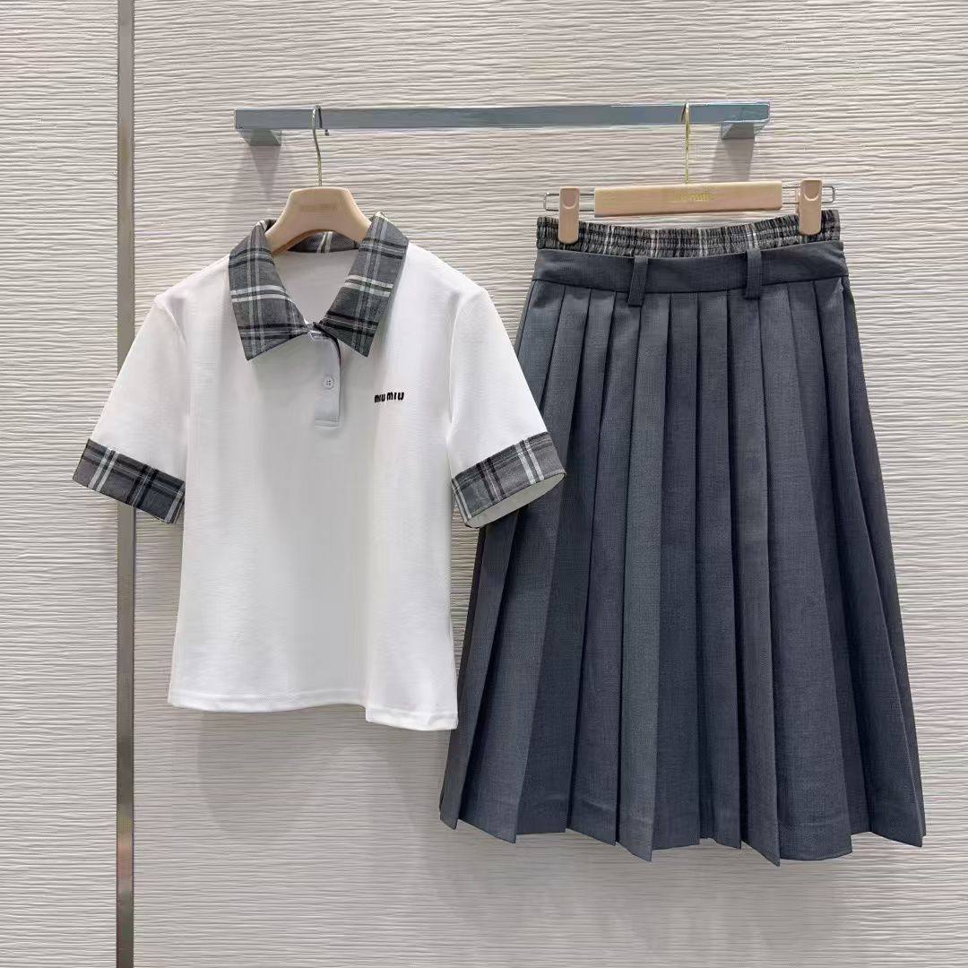 MIU MIU
*Super Master quality*
*Sizes:S M L*

410 dhs💓

Zain308
♥️♥️♥️