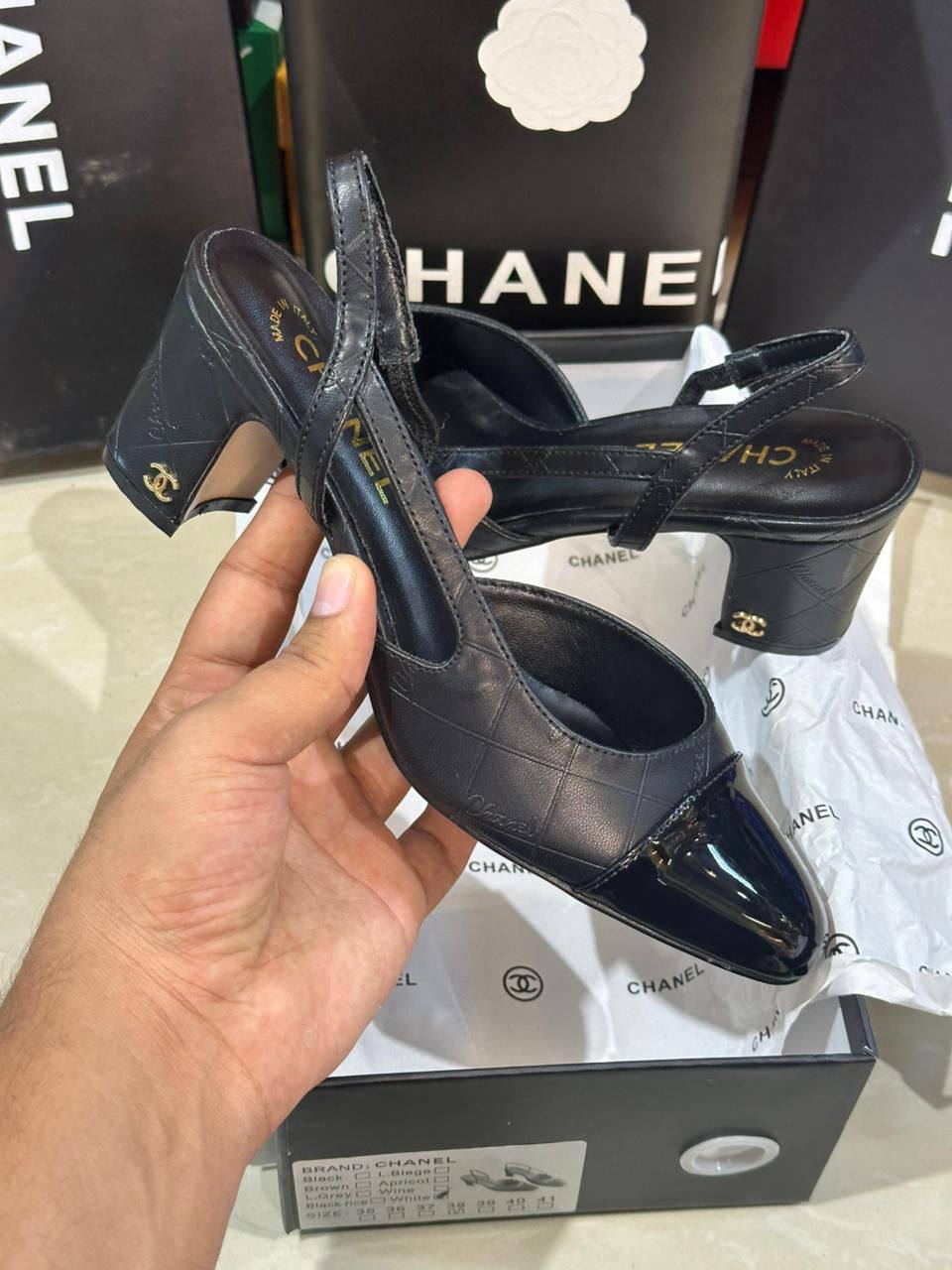 chanel 

Size 36 to 41

110 dhs🪙🌨️

Zain103
♥️♥️♥️