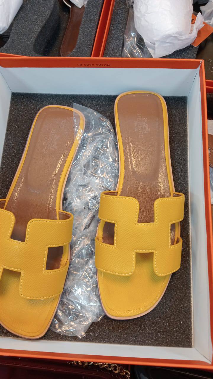 Hermes 
75 dhs🌺
good quality 
size 36 to 42 

Zain278
♥️♥️♥️