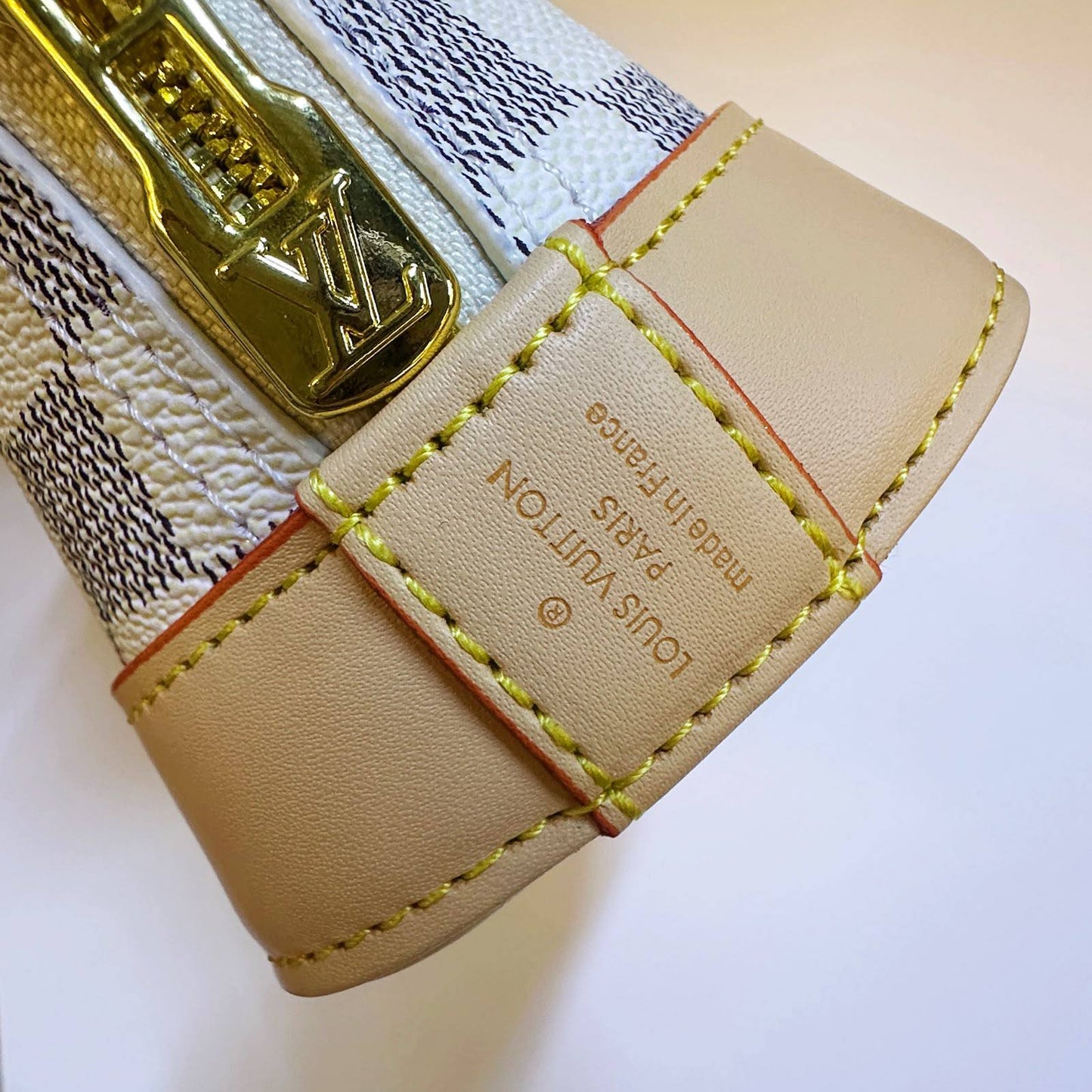 LV
 ALMA NEW DESIGN 
MINI SIZE 
MASTER QUALITY
240 dhs✅

Zain295
♥️♥️♥️