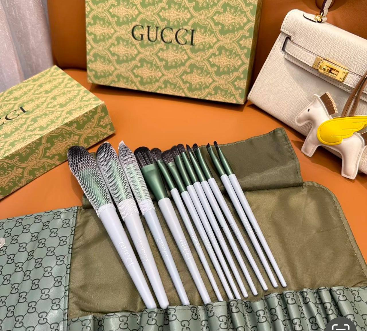 Makeup Brush
70 dhs❣️

Zain216
♥️♥️♥️