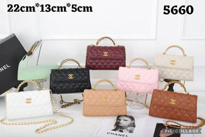 CHANEL 
 GOOD QUALITY 
WITH BOX 
🎁🎁🎁

100 dhs✅
SIZE : 22 cm

Zain295
♥️♥️♥️
