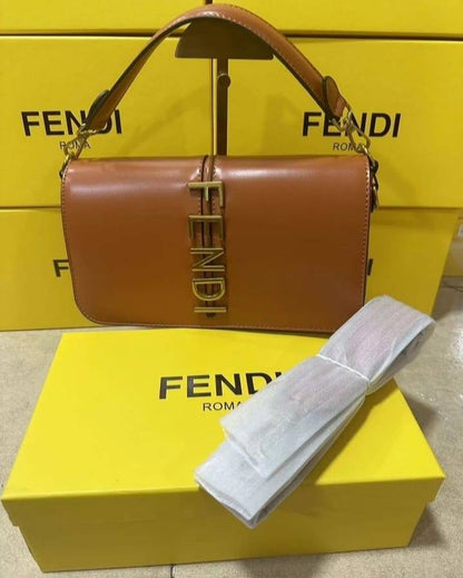 Fendi 

90 dhs✅
with box
🎁🎁🎁

Size 27×15×6 cm

Zain42
♥️♥️♥️