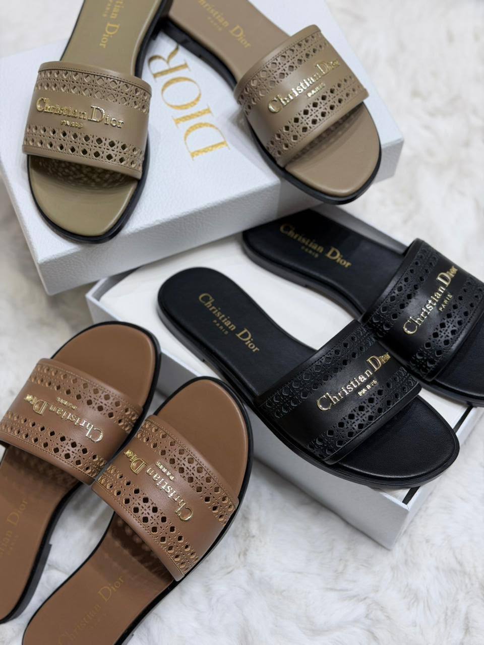 😍  DIOR 😍

💎 _*VIP QUALITY +A*_ 💎

Size 37 To 41*_ ✨

450 dhs💛

Zain292
♥️♥️♥️