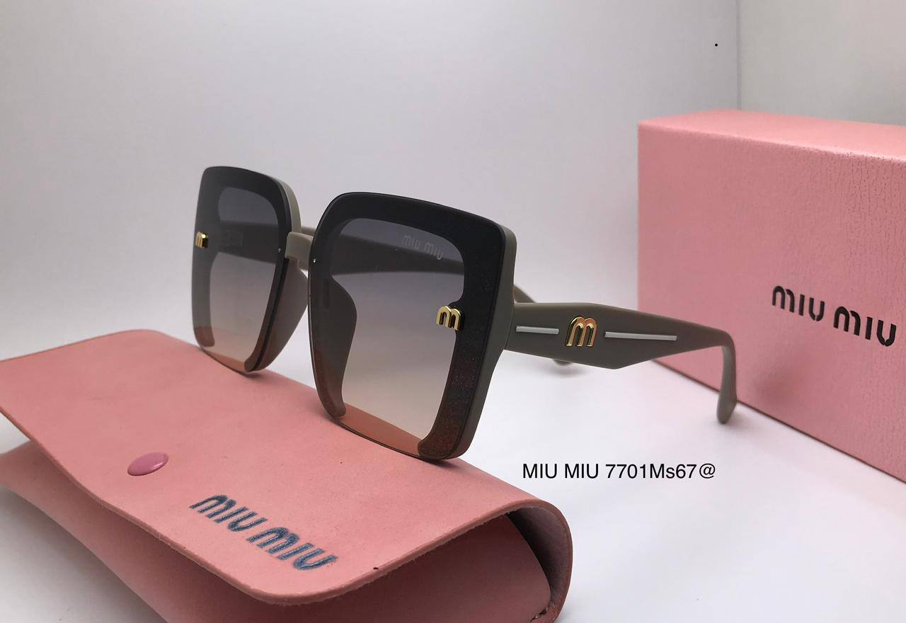 Miu Miu
70 dhs✅

Zain126
♥️♥️♥️