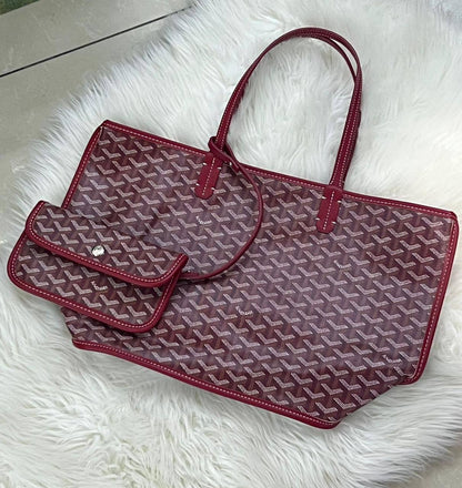 GOYARD 
GOOD QUALITY 
WITH BOX 
🎁🎁🎁

90 dhs🪙💕

Zain250
♥️♥️♥️