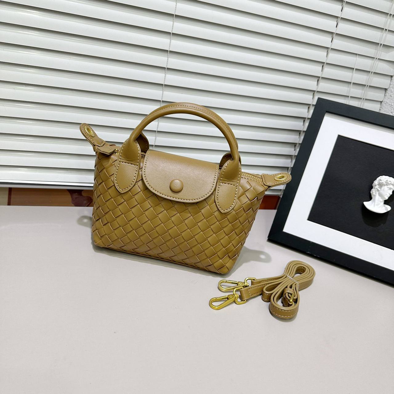Bottega
✨✨NEW ✨✨
85 dhs🪙🌨️

with box
🎁🎁🎁

Zain38
♥️♥️♥️