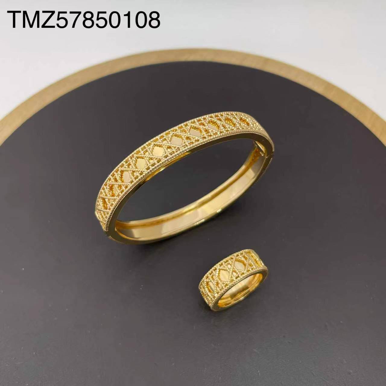 *Offer set* 
Bangle 
Ring 💍 
        6,7,8,9
Fashion quality 💎
Ofer price 

*55* AED normal box 📦

Zain48
♥️♥️♥️