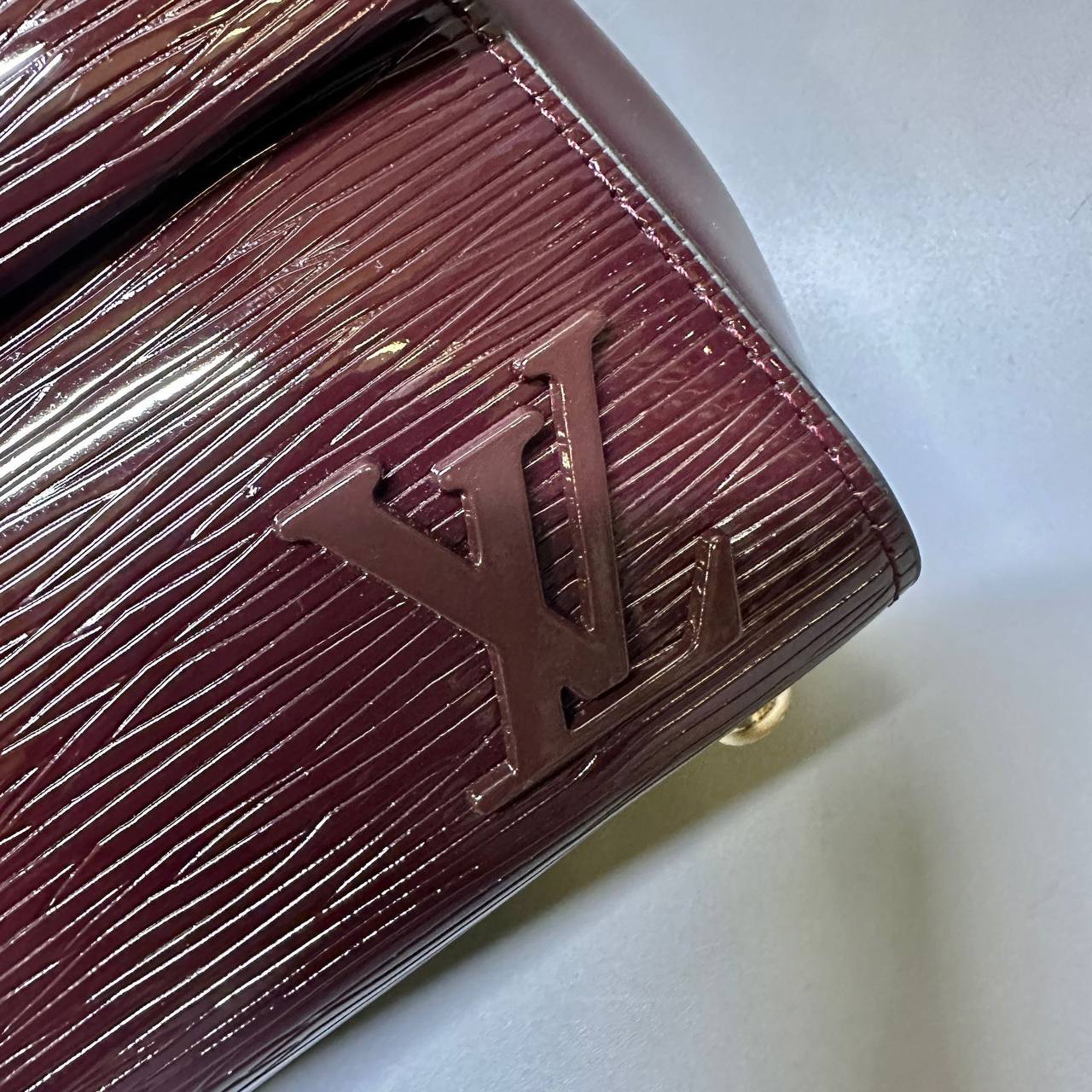 LV
GOOD QUALITY 
95 dhs✅
SIZE: 20cm

Zain39
♥️♥️♥️